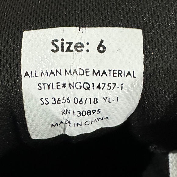 Adorable Baby Studded Hi Top Sneakers by Nicole Miller. Baby Size 6. - Picture 7 of 7